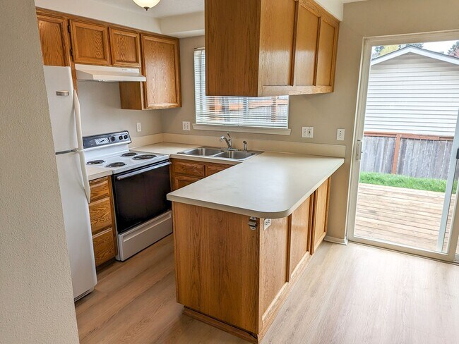 Building Photo - 5124 Skyline Village Loop S