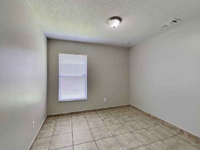 Building Photo - 266 Magellan Dr