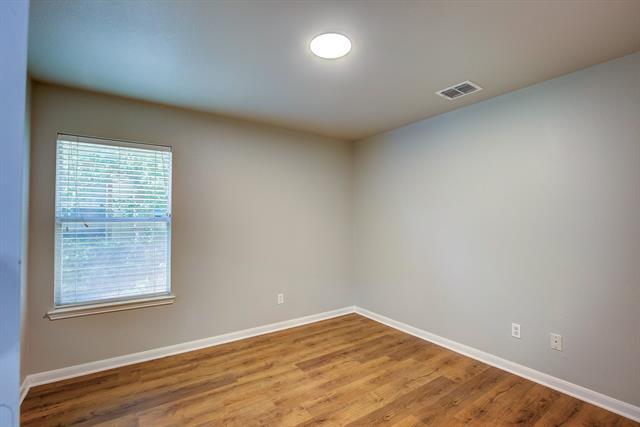 Building Photo - 12125 Tacoma Ridge Dr