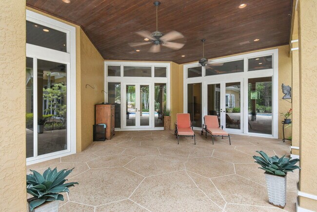 Building Photo - 7934 SE Country Estates Way