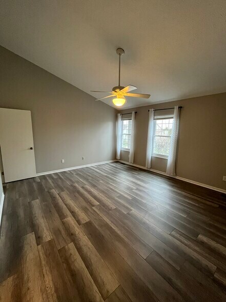 Building Photo - 208 Caswell Dr