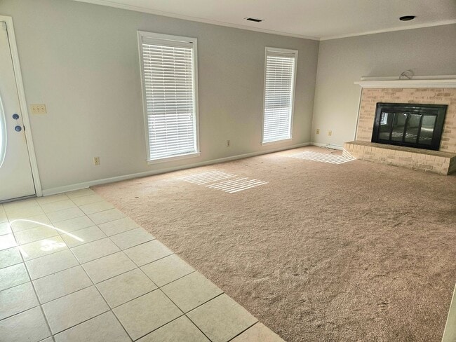 Building Photo - 100 Timberline Ct