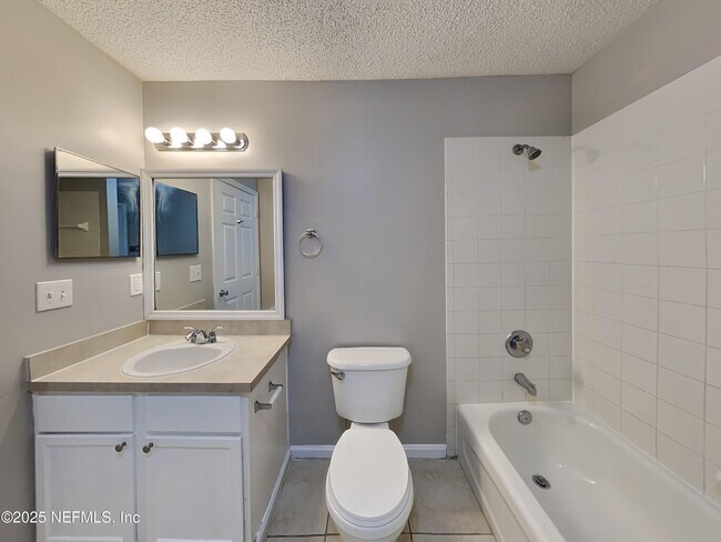 Building Photo - 938 Cherry Point Way