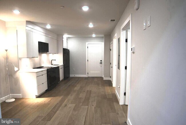 Building Photo - 1208 M St NW