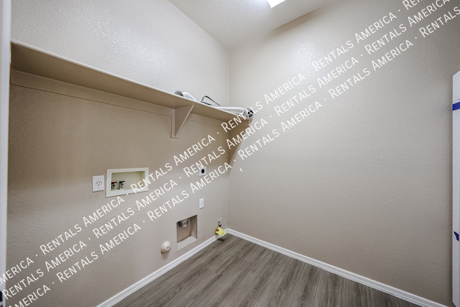 Building Photo - 876 E Riviera Pl
