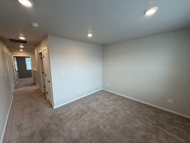 Building Photo - 4833 Thyme Ave NE