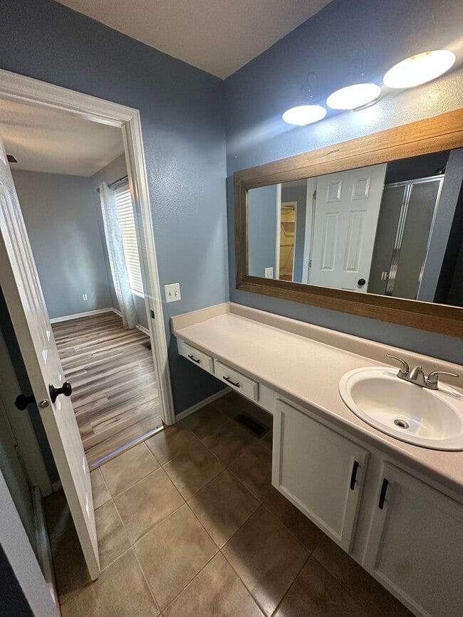 Building Photo - Move-In Ready 4-Bedroom Home in Stetson Hills with Fenced Yard