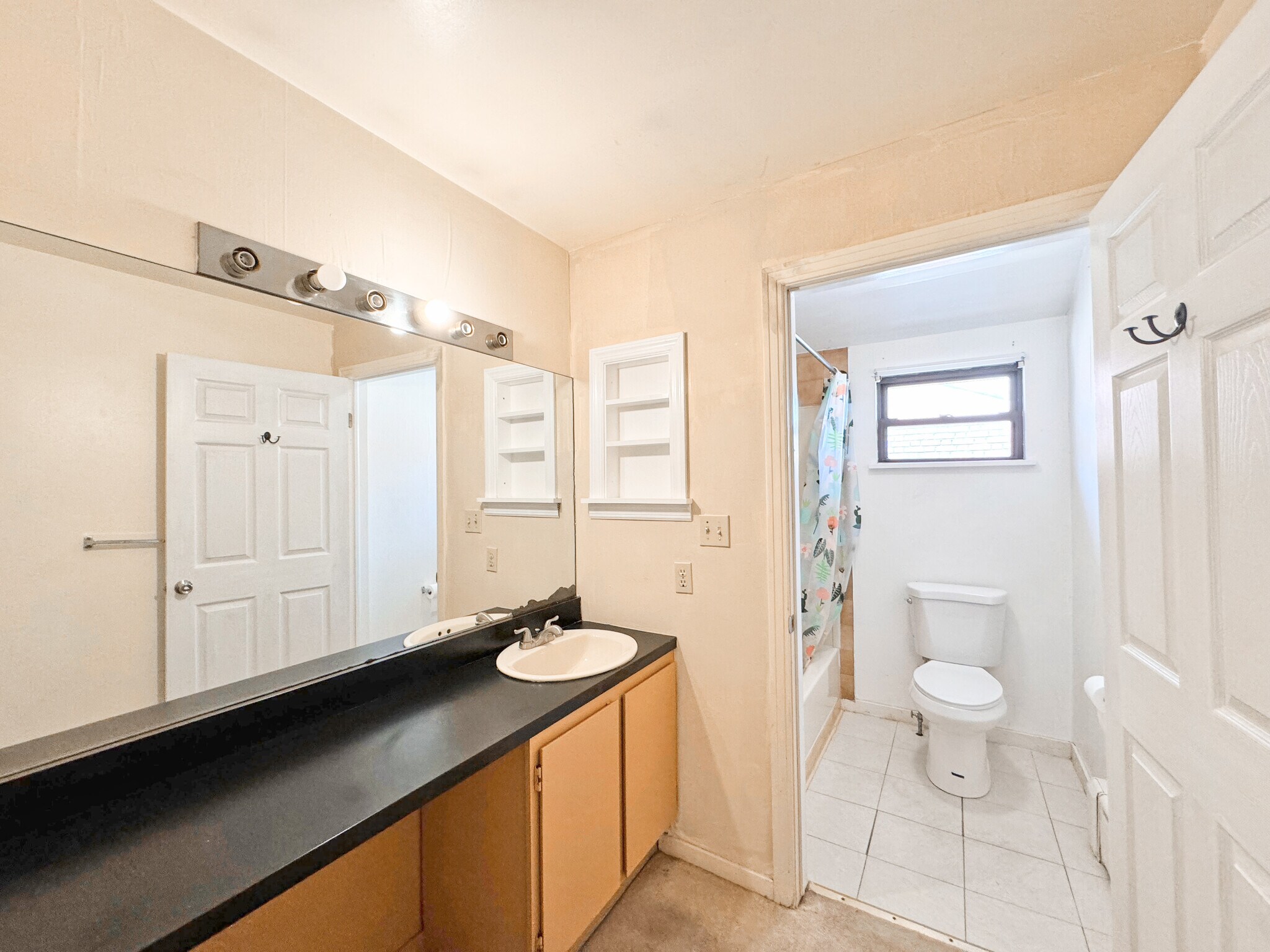 Building Photo - 5856 Darlington Rd