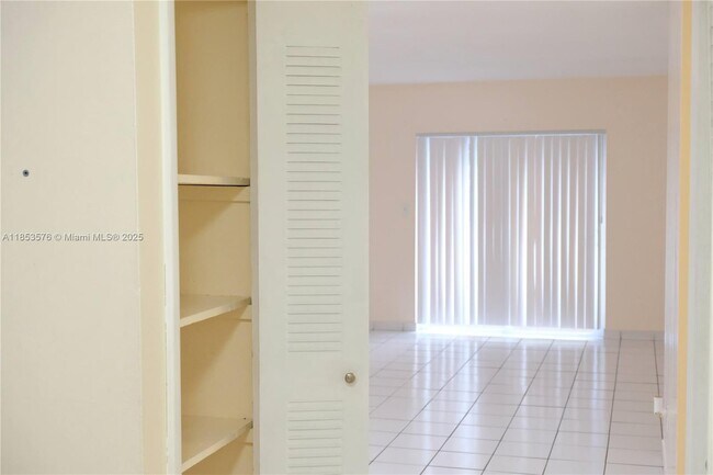 Building Photo - 9962 SW 88th St
