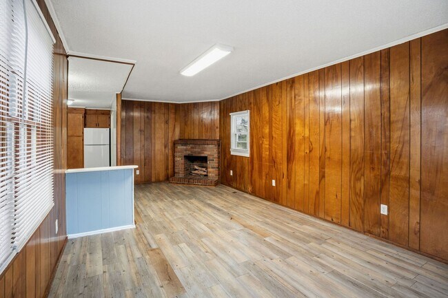 Building Photo - 934 Bluebird Rd