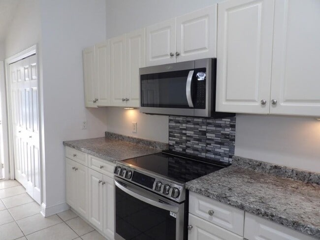 Building Photo - 5040 Capulet Cir