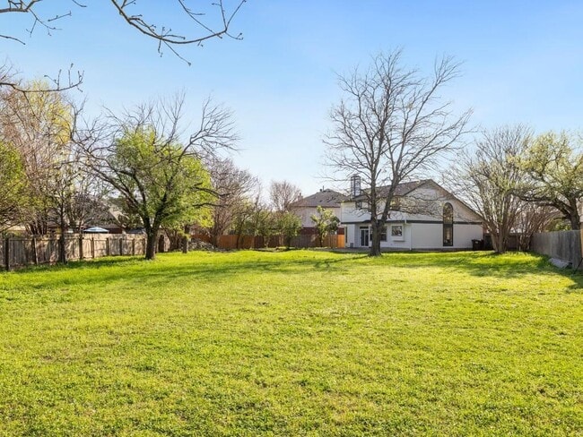 Building Photo - 1805 White Oak Cove