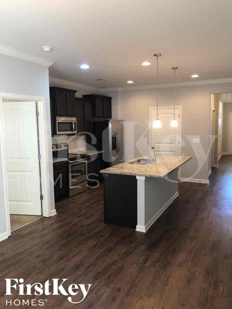 Building Photo - 5037 Bella Ct