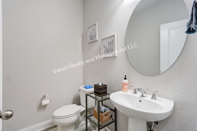 Building Photo - 295 Morning Mist Ln