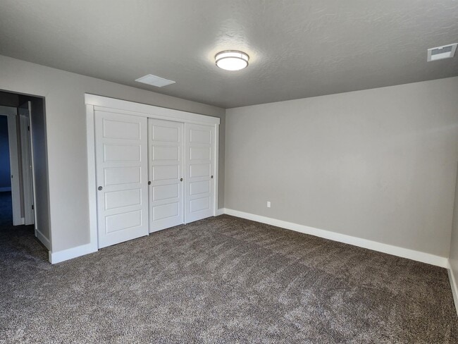 Building Photo - 408 S 11th St