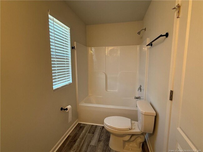 Building Photo - 204 Taylors Crk Wy