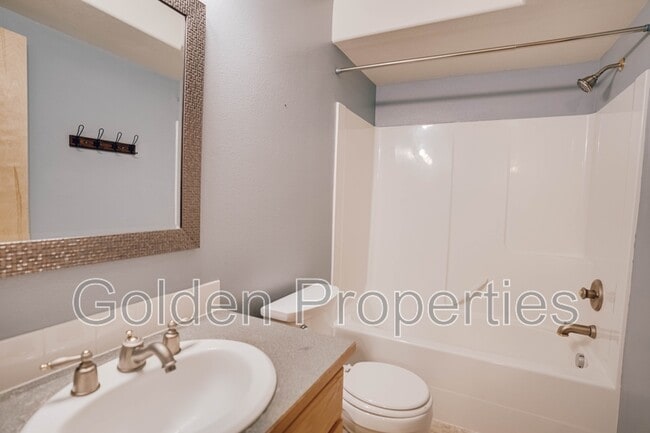 Building Photo - 7665 N Courcelles Pkwy