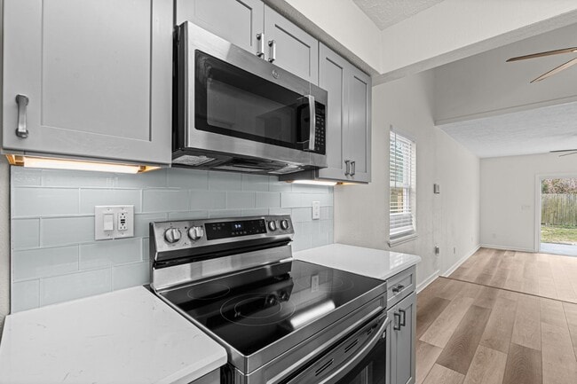 Building Photo - 112 Kristine Blvd