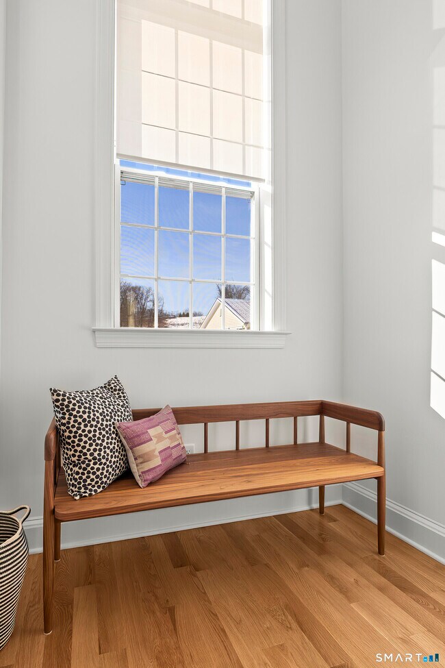 Building Photo - 35 Moorland Dr