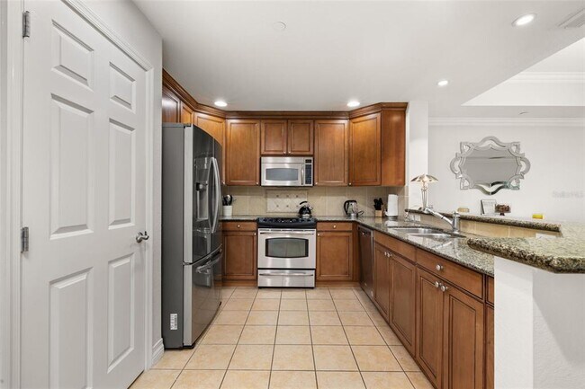 Building Photo - 1100 Sunset View Cir