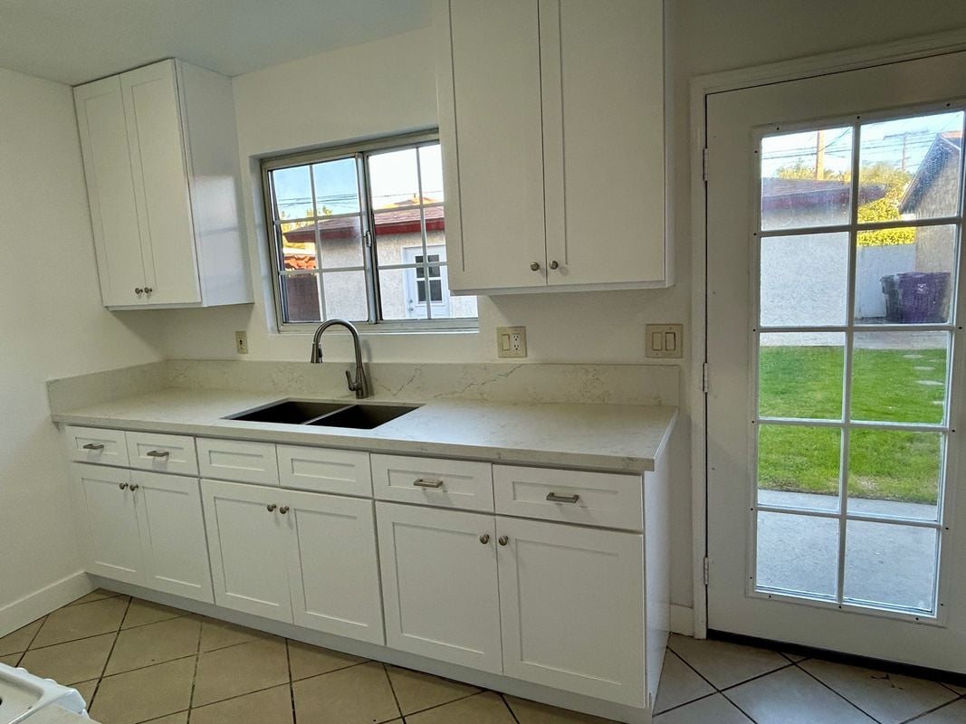 Building Photo - 6340 Orange Ave