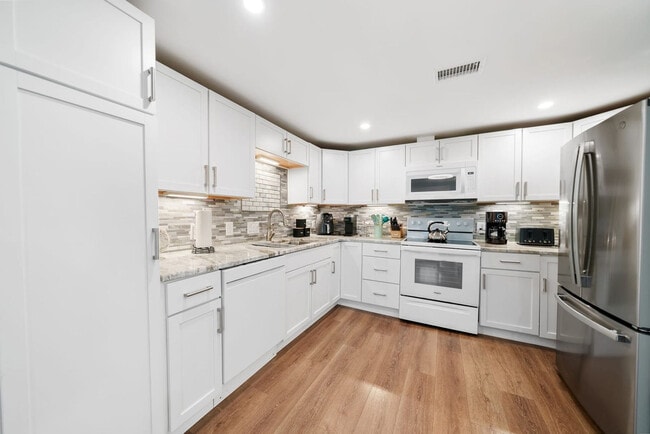 Building Photo - 505 Anemone St