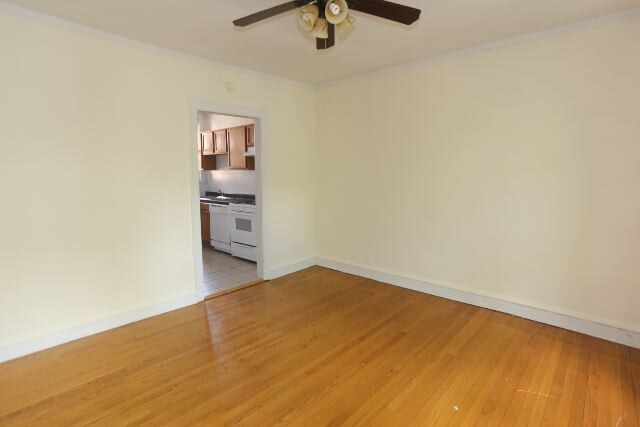 Building Photo - 1130 W Oakdale Ave