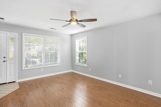 Building Photo - Bright and Airy Three Bedroom Home in Lake Linden! *MOVE IN SPECIAL AVAILABLE*