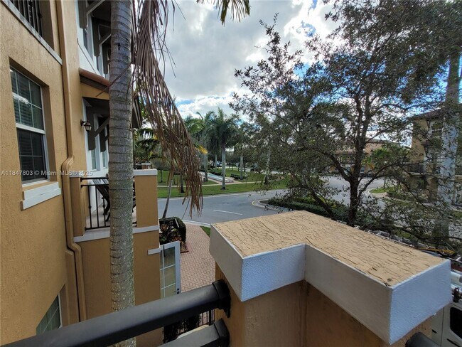 Building Photo - 863 SW 147th Ave