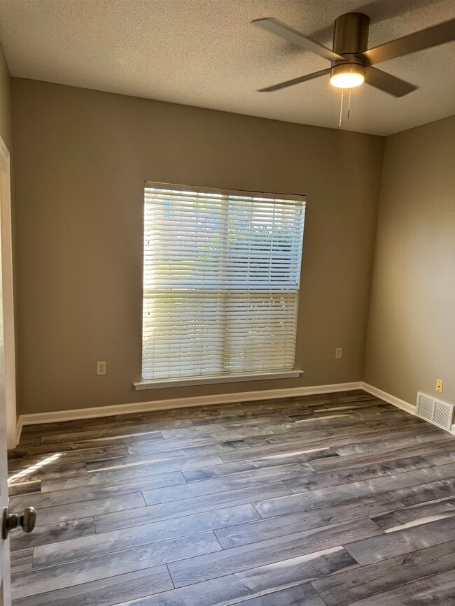 Building Photo - 5417 Eagle Bead Cove