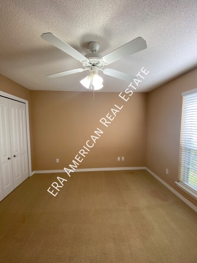 Building Photo - 1922 Everglades Dr