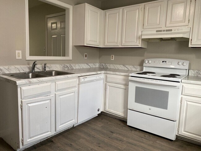 Building Photo - 30 Brianfield Cv