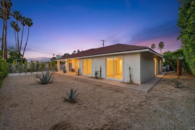 Building Photo - 3967 E Sunny Dunes Rd