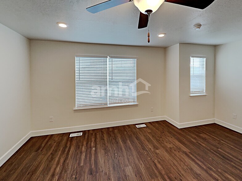Building Photo - 2329 Surry Way