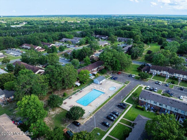 Building Photo - 604 Ezara Ct