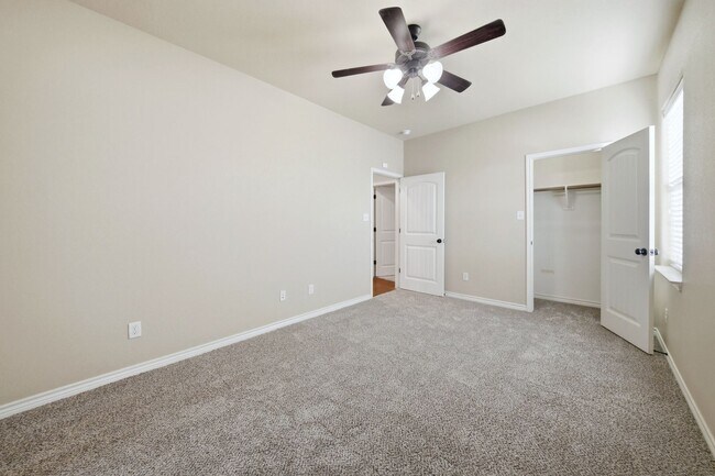 Building Photo - 312 Newcomb Ln