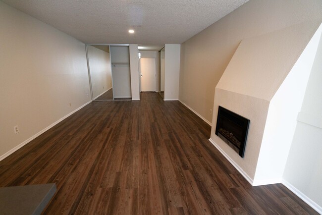 Interior Photo - 641 Gayley Ave