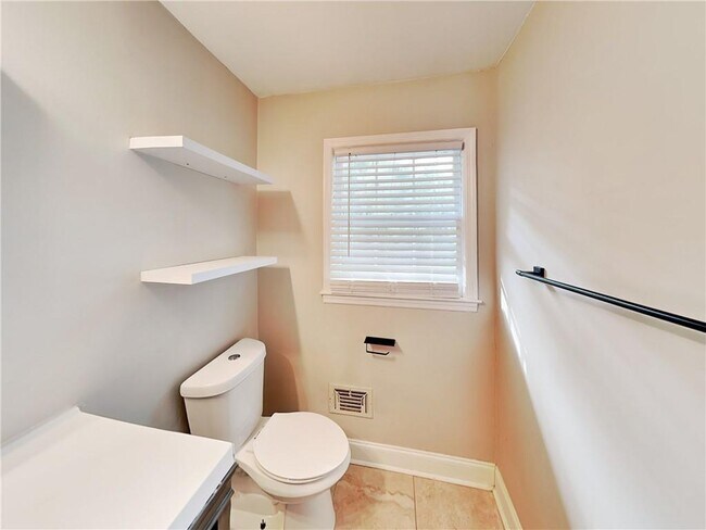 Building Photo - 2722 Hayden Dr