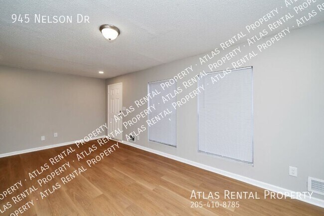 Building Photo - 945 Nelson Dr