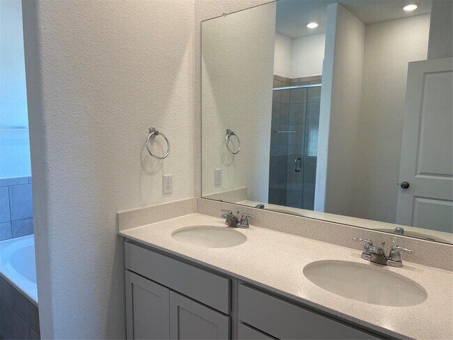 Building Photo - 129 Starflower Cv