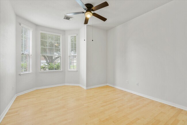 Building Photo - 20214 Sendera Oaks Ln