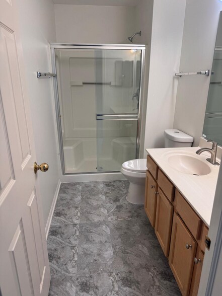 Building Photo - 2849 Stonewater Dr