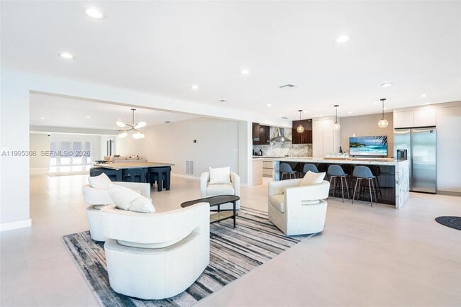 Building Photo - 1055 Stillwater Dr