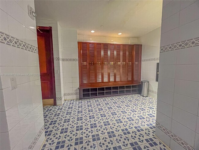 Building Photo - 8925 Collins Ave