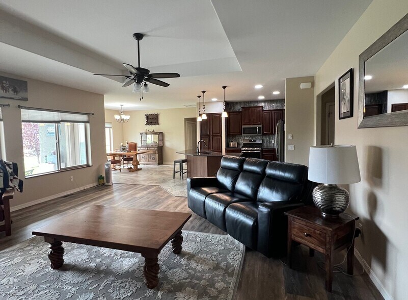 Building Photo - 1318 Peppertree Dr