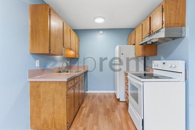 Building Photo - 11036 NE Wygant St