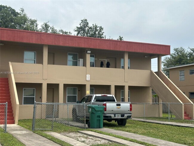 Building Photo - 4721 NW 33rd Ave