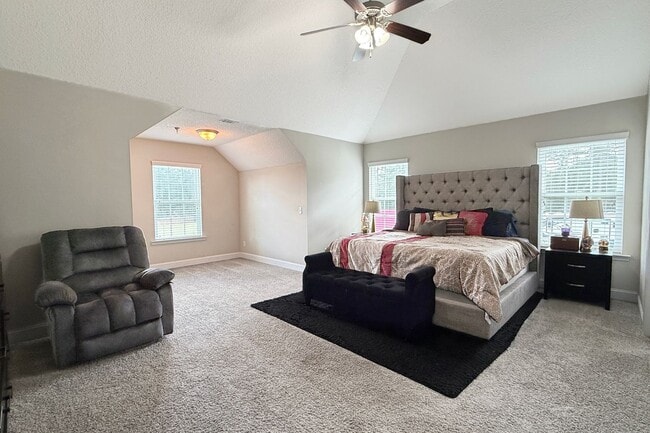 Building Photo - 44 Mount Vernon Ter