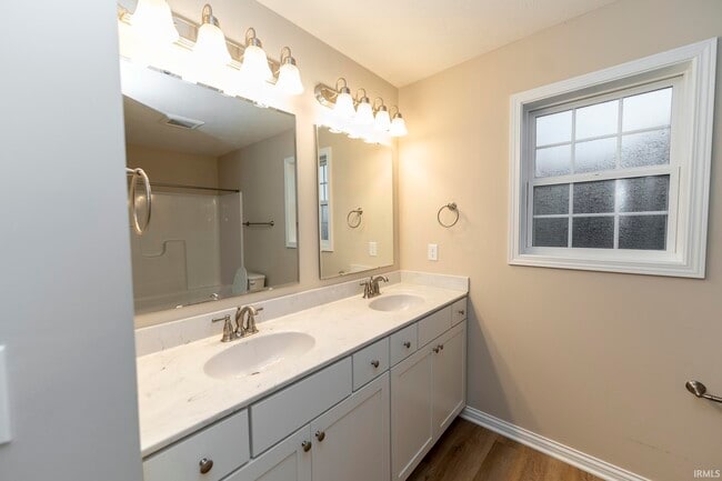 Building Photo - 5621 Camden Dr