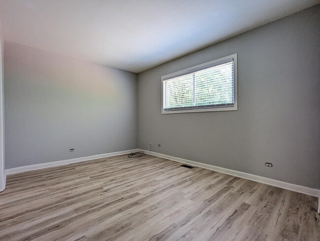 Building Photo - 532 Pleasure Dr